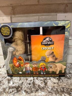 Jurassic World Crochet Kit — Beige/Brown Reptile Plush Crochet Set